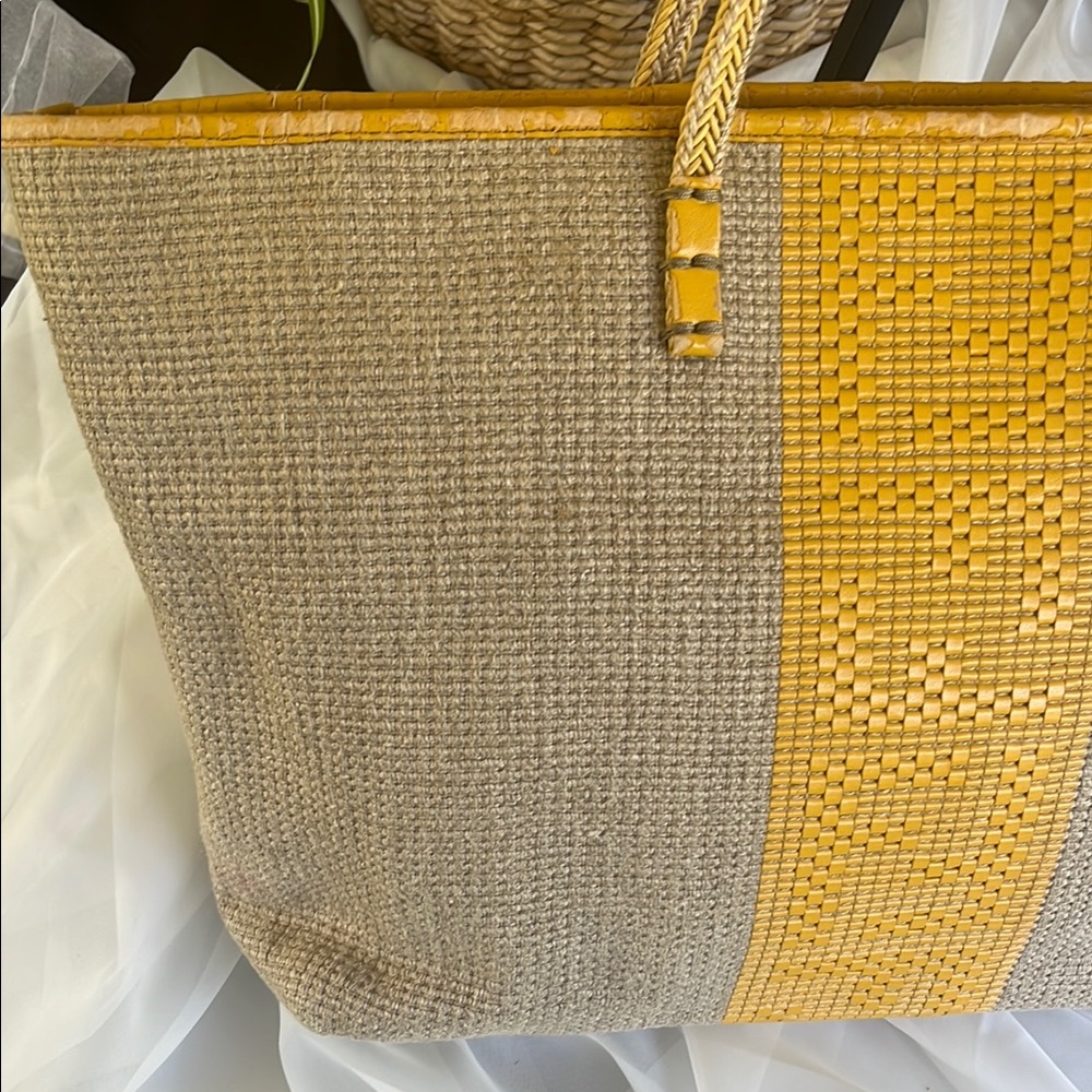 FENDI roll bag leather and woven raffia tote yellow/tan - Picture 10 of 17